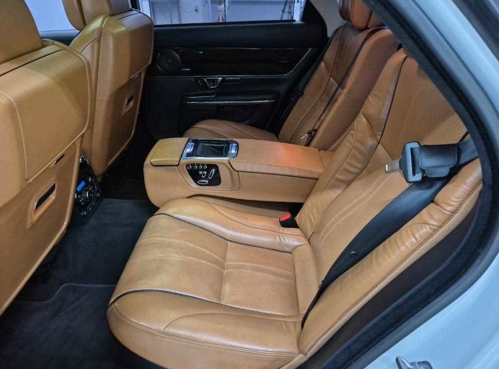 재규어 XJ 3.0D 사진 12