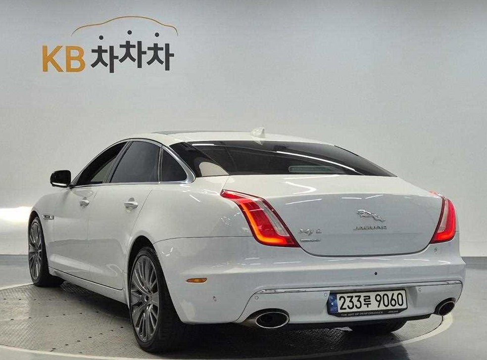 재규어 XJ 3.0D 사진 2