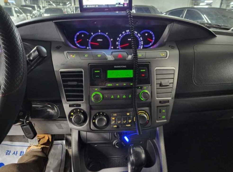 KG모빌리티(쌍용)  코란도 2WD LT 사진 13