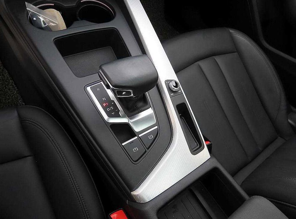 아우디 A5 40 TFSI 콰트로 스포트백 사진 10