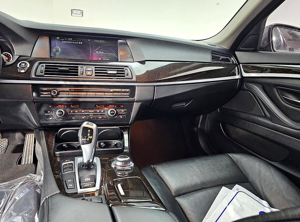 BMW 5시리즈 528i 사진 10