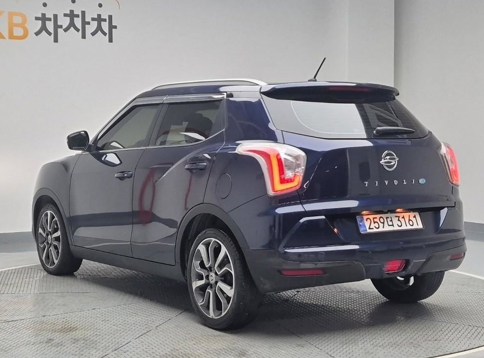 KG모빌리티(쌍용)  티볼리 디젤 2WD 1.6 VX 사진 2