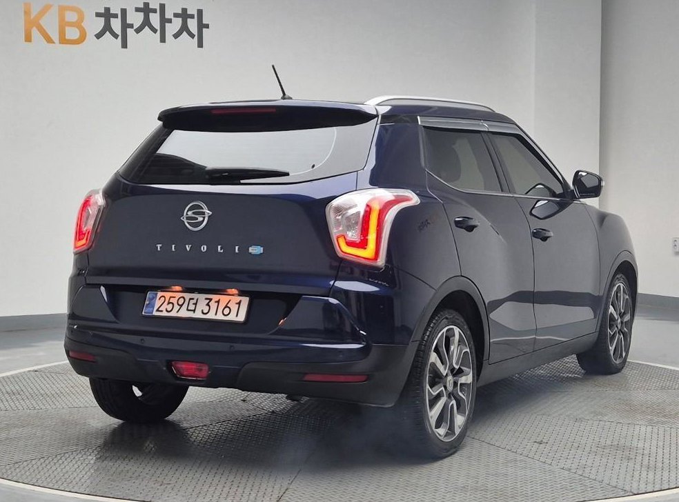 KG모빌리티(쌍용)  티볼리 디젤 2WD 1.6 VX 사진 3