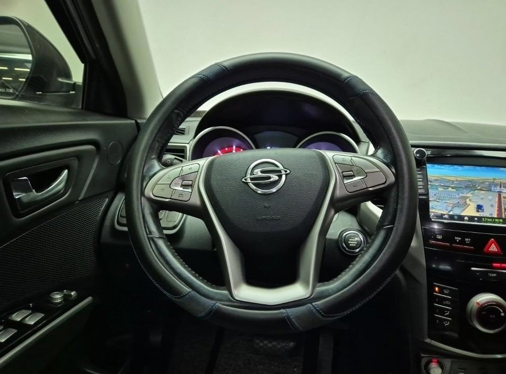 KG모빌리티(쌍용)  티볼리 디젤 2WD 1.6 VX 사진 9