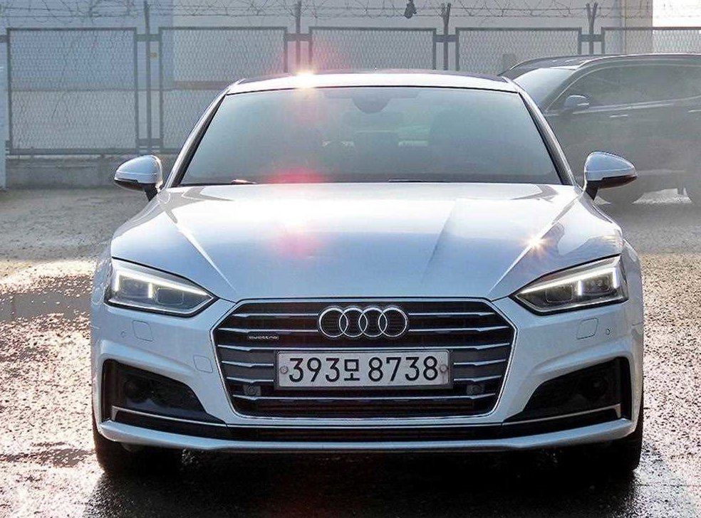 아우디 A5 45 TFSI 콰트로 프리미엄 스포트백