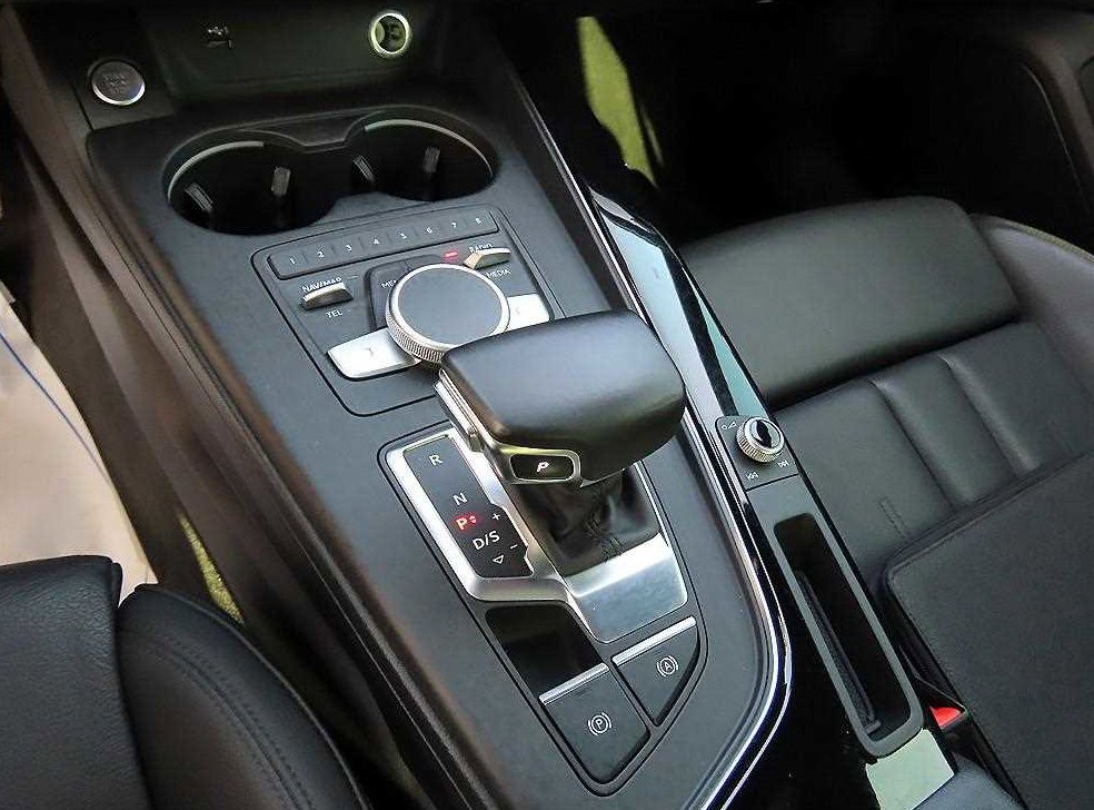 아우디 A5 45 TFSI 콰트로 프리미엄 스포트백 사진 11