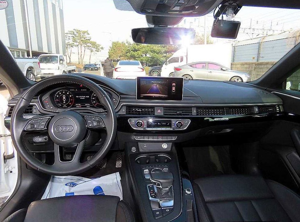 아우디 A5 45 TFSI 콰트로 프리미엄 스포트백 사진 7