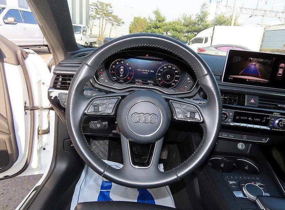 아우디 A5 45 TFSI 콰트로 프리미엄 스포트백 사진 8