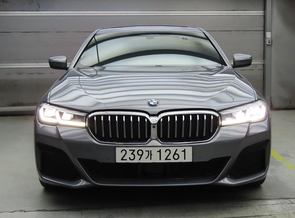 BMW 5시리즈 523d xDrive M 스포츠 사진 2