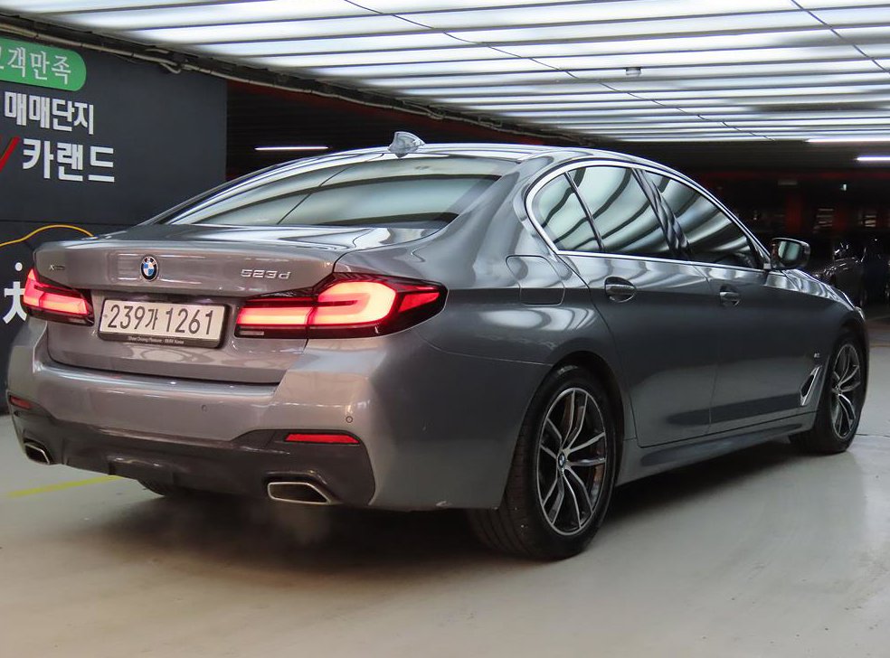 BMW 5시리즈 523d xDrive M 스포츠 사진 3