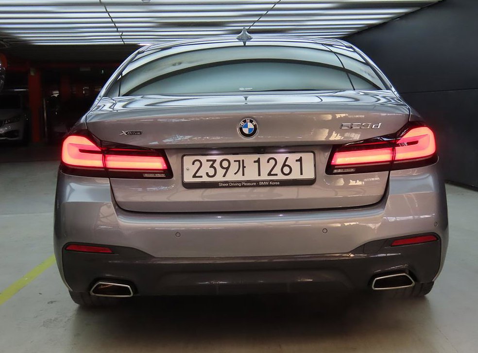 BMW 5시리즈 523d xDrive M 스포츠 사진 4