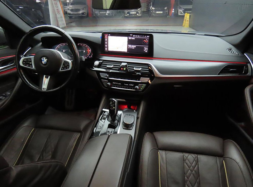 BMW 5시리즈 523d xDrive M 스포츠 사진 5