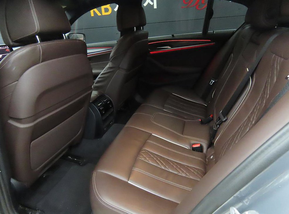 BMW 5시리즈 523d xDrive M 스포츠 사진 6