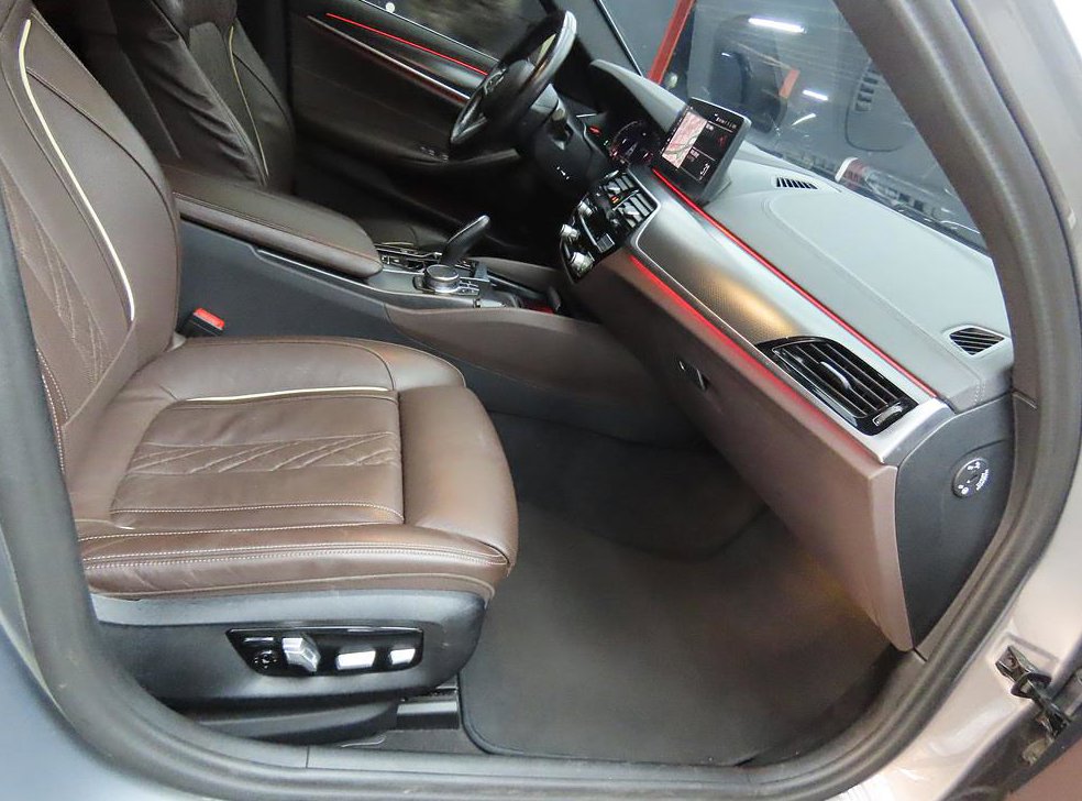 BMW 5시리즈 523d xDrive M 스포츠 사진 7