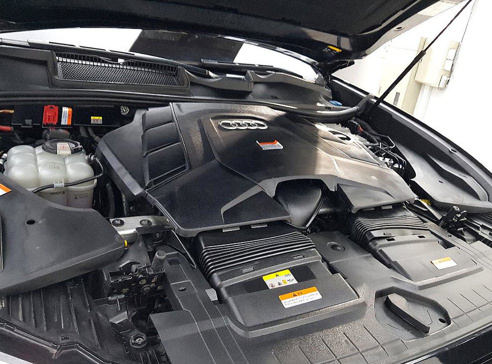 아우디 Q8 55 TFSI 콰트로 프리미엄 사진 6