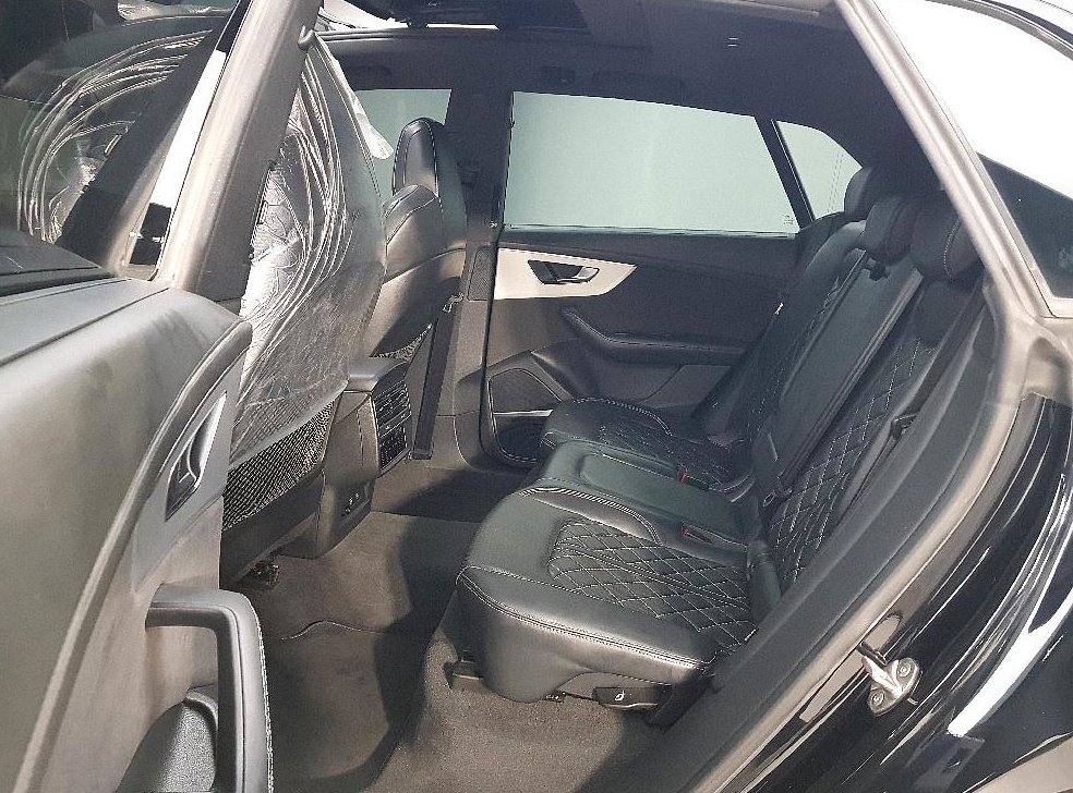 아우디 Q8 55 TFSI 콰트로 프리미엄 사진 9