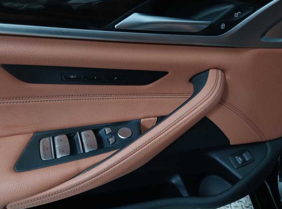 BMW 5시리즈 520i 럭셔리 사진 9