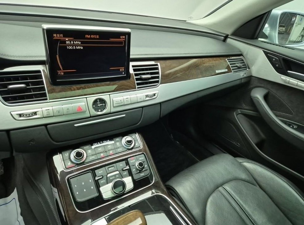 아우디 A8 60 TFSI 콰트로 LWB 사진 10
