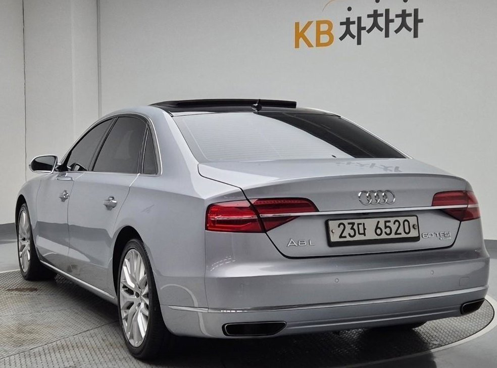 아우디 A8 60 TFSI 콰트로 LWB 사진 2
