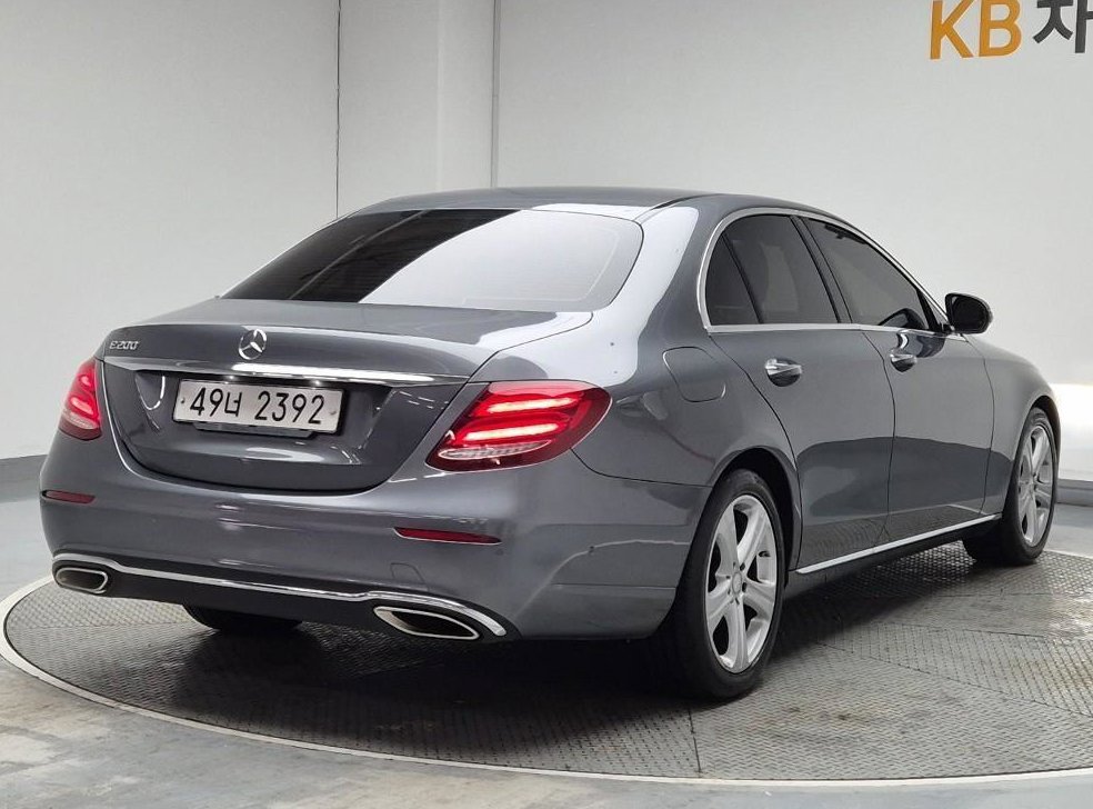 벤츠 E 클래스 E200 아방가르드 사진 3