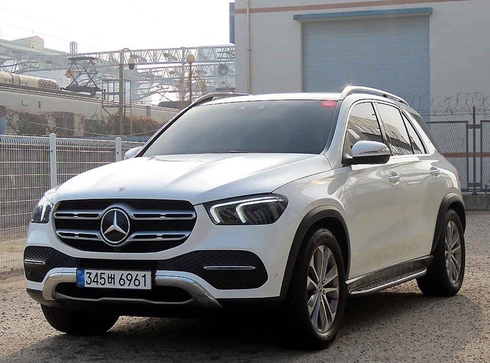 벤츠 GLE 클래스 GLE 300d 4MATIC 사진 2