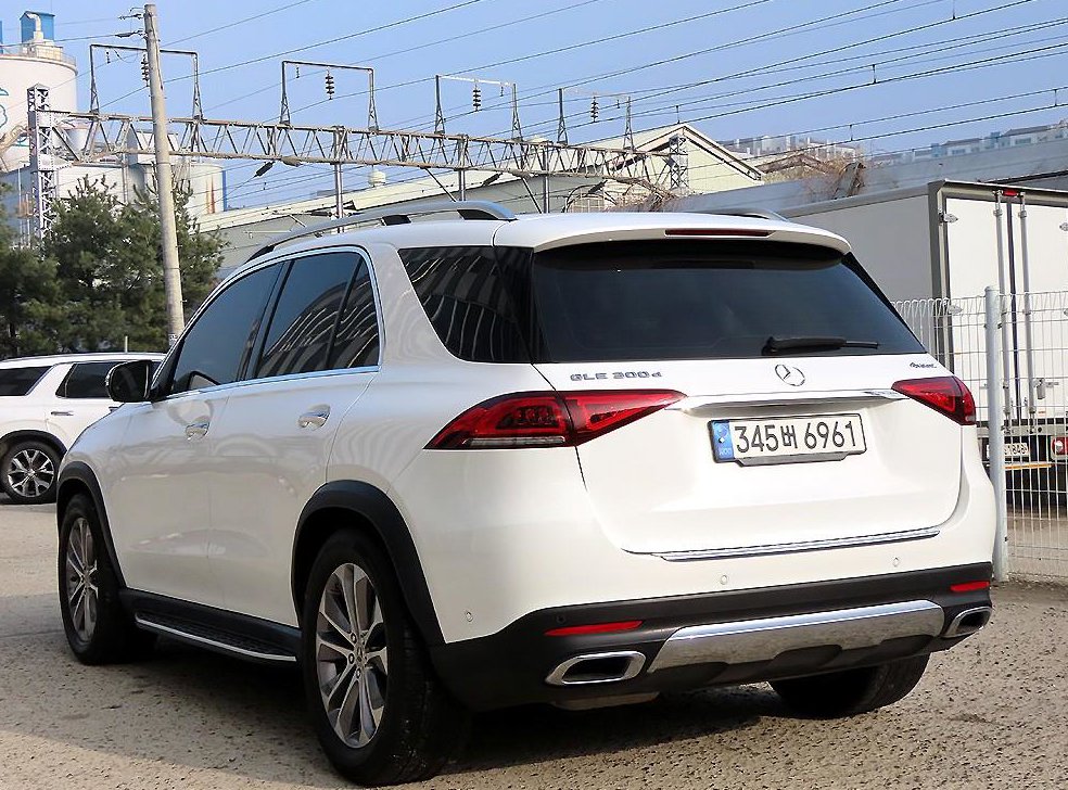 벤츠 GLE 클래스 GLE 300d 4MATIC 사진 3