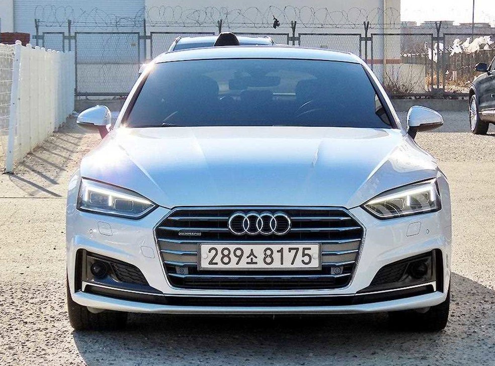 아우디 A5 45 TFSI 콰트로 프리미엄 스포트백