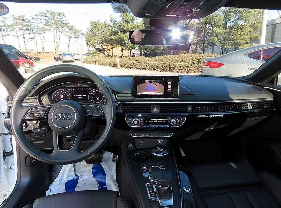 아우디 A5 45 TFSI 콰트로 프리미엄 스포트백 사진 7