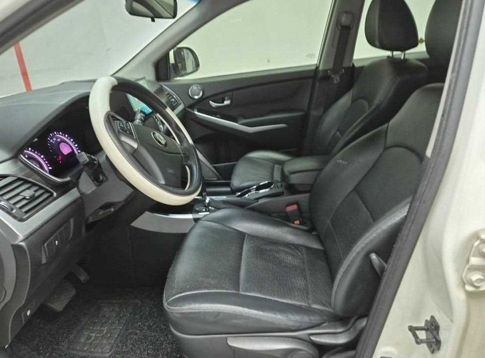 KG모빌리티(쌍용)  코란도 2WD 2.0 CVT 사진 11