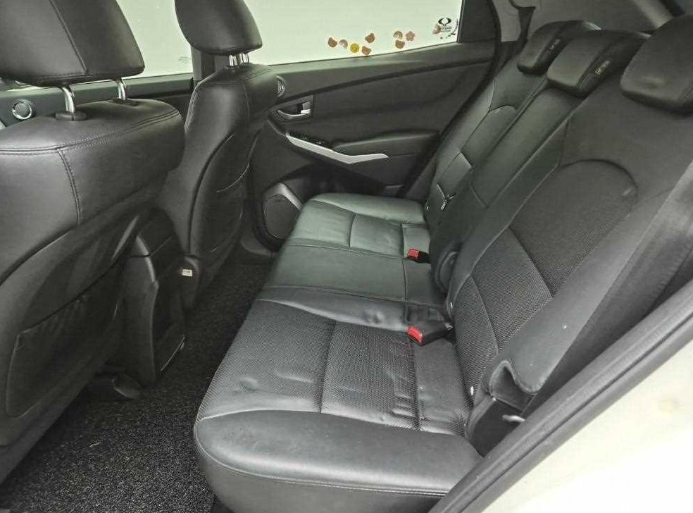 KG모빌리티(쌍용)  코란도 2WD 2.0 CVT 사진 12