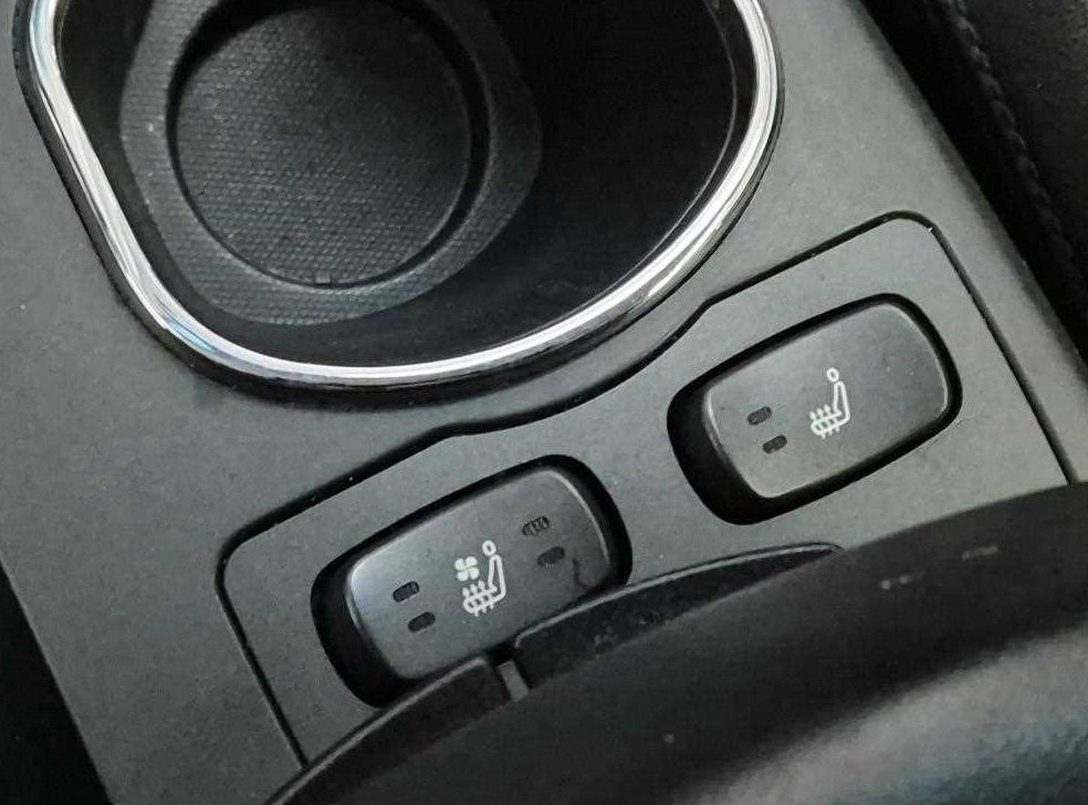 KG모빌리티(쌍용)  코란도 2WD 2.0 CVT 사진 17