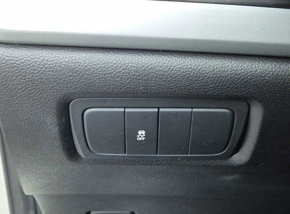 KG모빌리티(쌍용)  코란도 2WD 2.0 CVT 사진 18