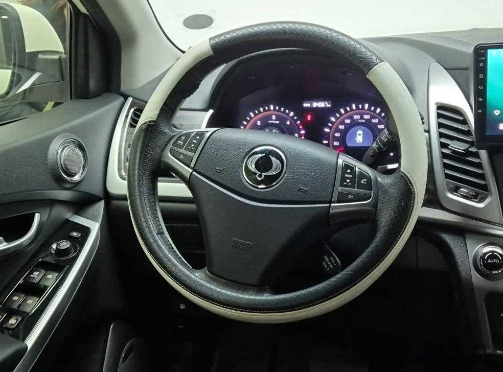 KG모빌리티(쌍용)  코란도 2WD 2.0 CVT 사진 9