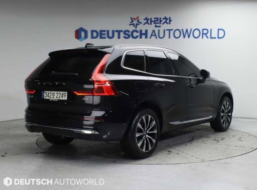 볼보 XC60 B5 AWD 얼티메이트 브라이트 사진 2