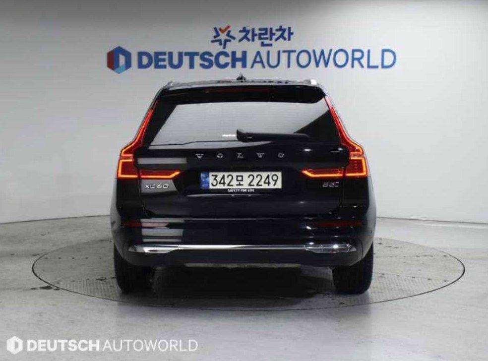 볼보 XC60 B5 AWD 얼티메이트 브라이트 사진 4