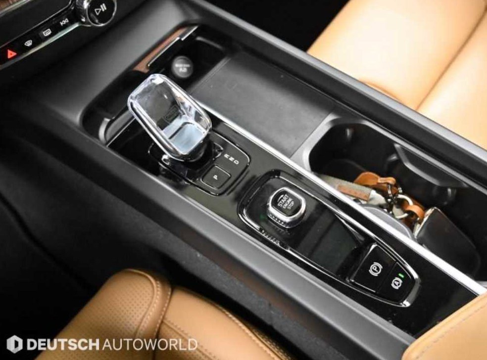 볼보 XC60 B5 AWD 얼티메이트 브라이트 사진 9