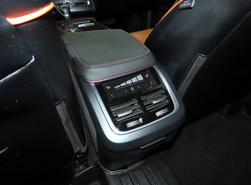 볼보 XC90 2.0 T6 AWD 사진 14