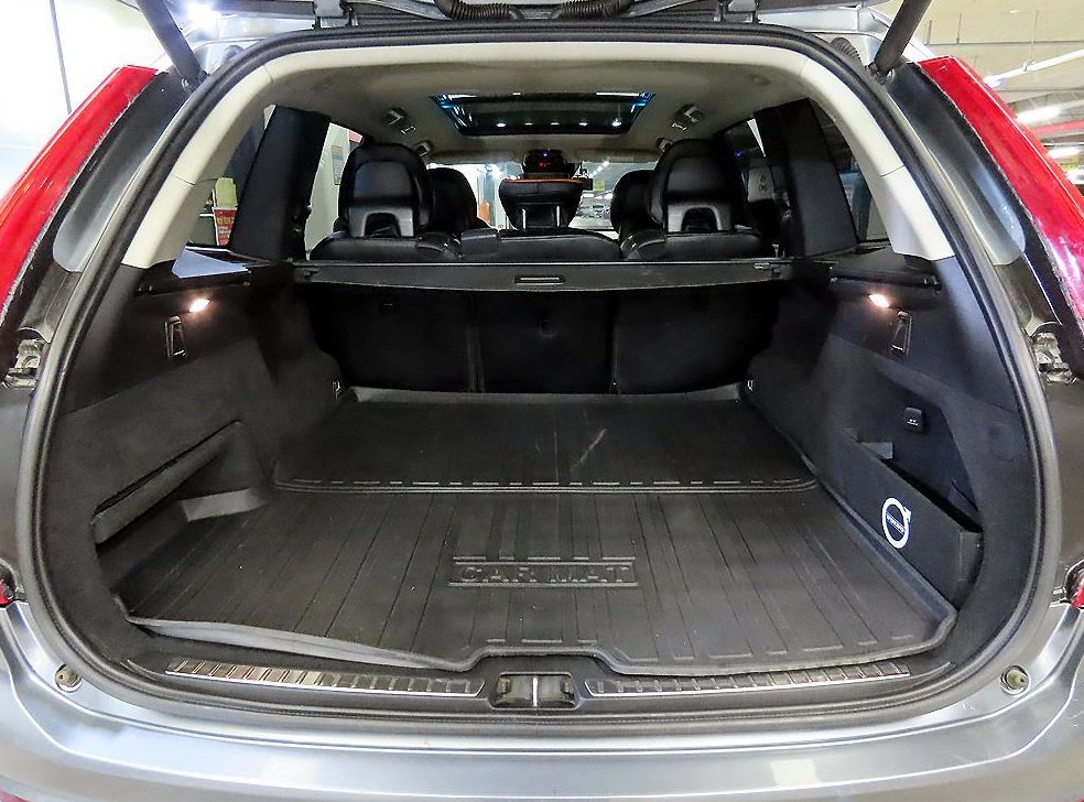 볼보 XC90 2.0 T6 AWD 사진 16