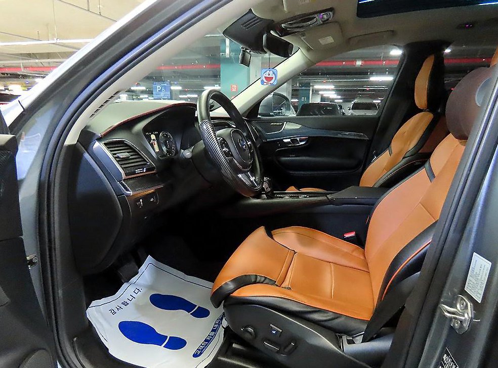 볼보 XC90 2.0 T6 AWD 사진 6