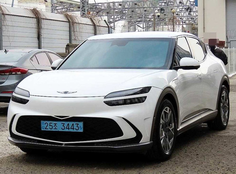 제네시스 GV60 스탠다드 2WD 사진 2