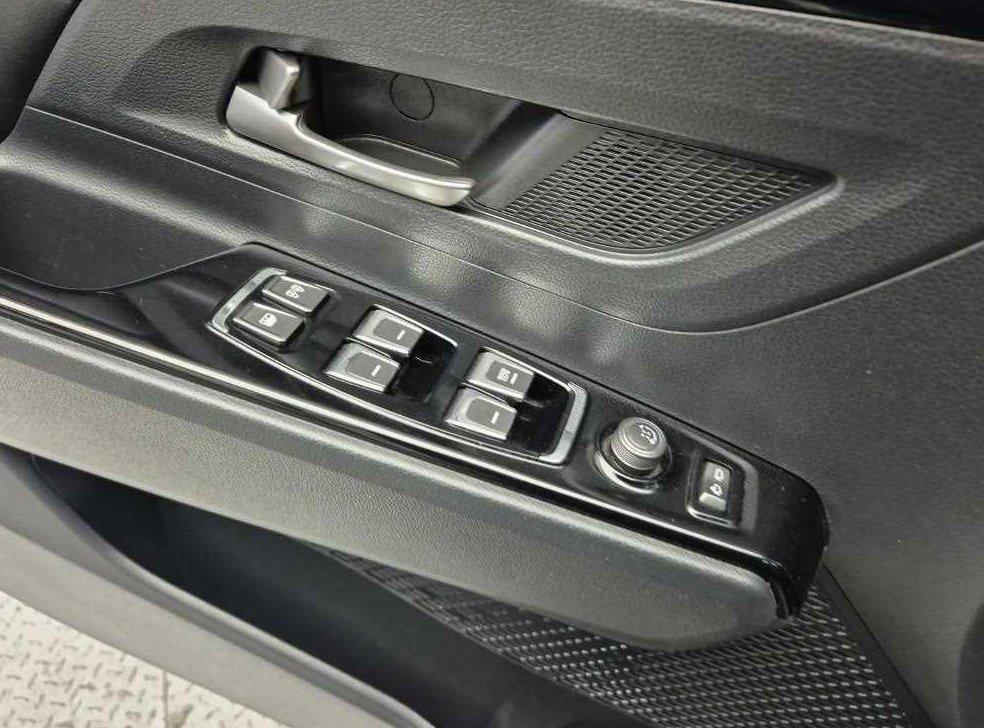 KG모빌리티(쌍용)  코란도 2WD 가솔린 1.5 C5 플러스 사진 18