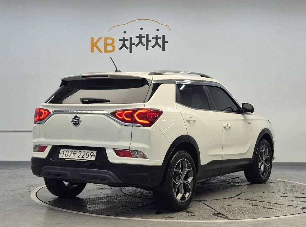KG모빌리티(쌍용)  코란도 2WD 가솔린 1.5 C5 플러스 사진 3