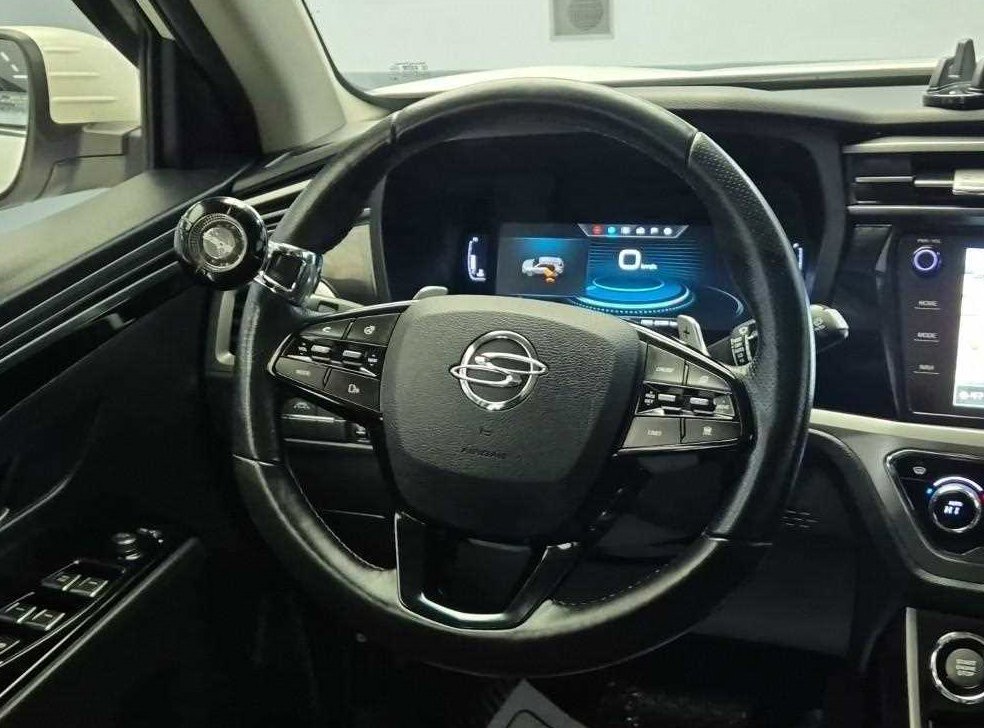 KG모빌리티(쌍용)  코란도 2WD 가솔린 1.5 C5 플러스 사진 9