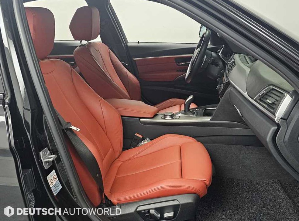 BMW 3시리즈 330i M 스포츠 쉐도우 사진 10