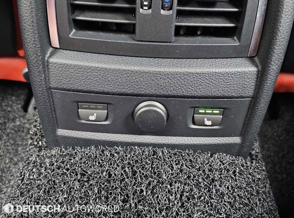 BMW 3시리즈 330i M 스포츠 쉐도우 사진 16