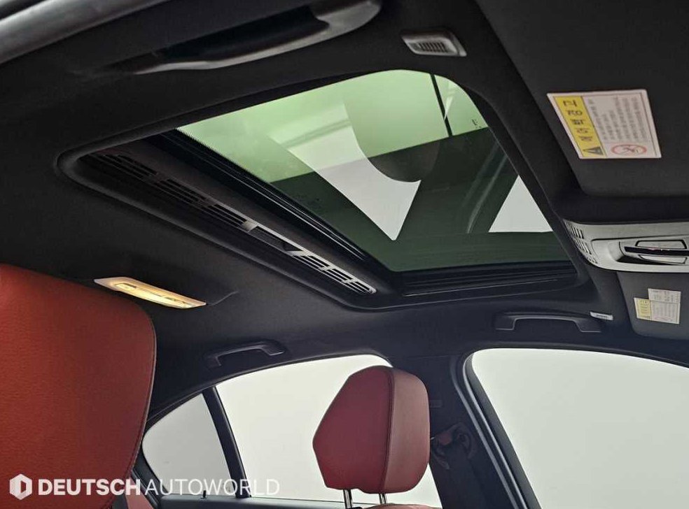 BMW 3시리즈 330i M 스포츠 쉐도우 사진 19
