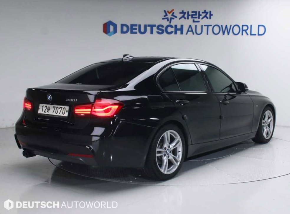 BMW 3시리즈 330i M 스포츠 쉐도우 사진 2