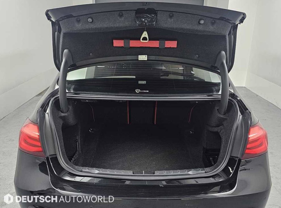 BMW 3시리즈 330i M 스포츠 쉐도우 사진 20