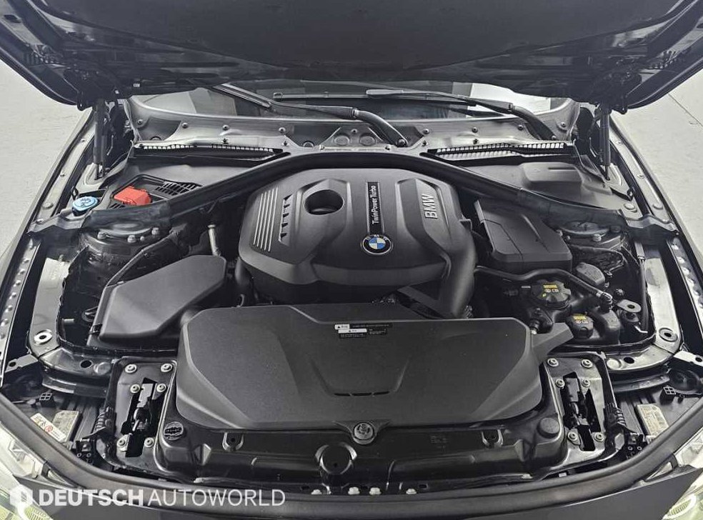 BMW 3시리즈 330i M 스포츠 쉐도우 사진 6