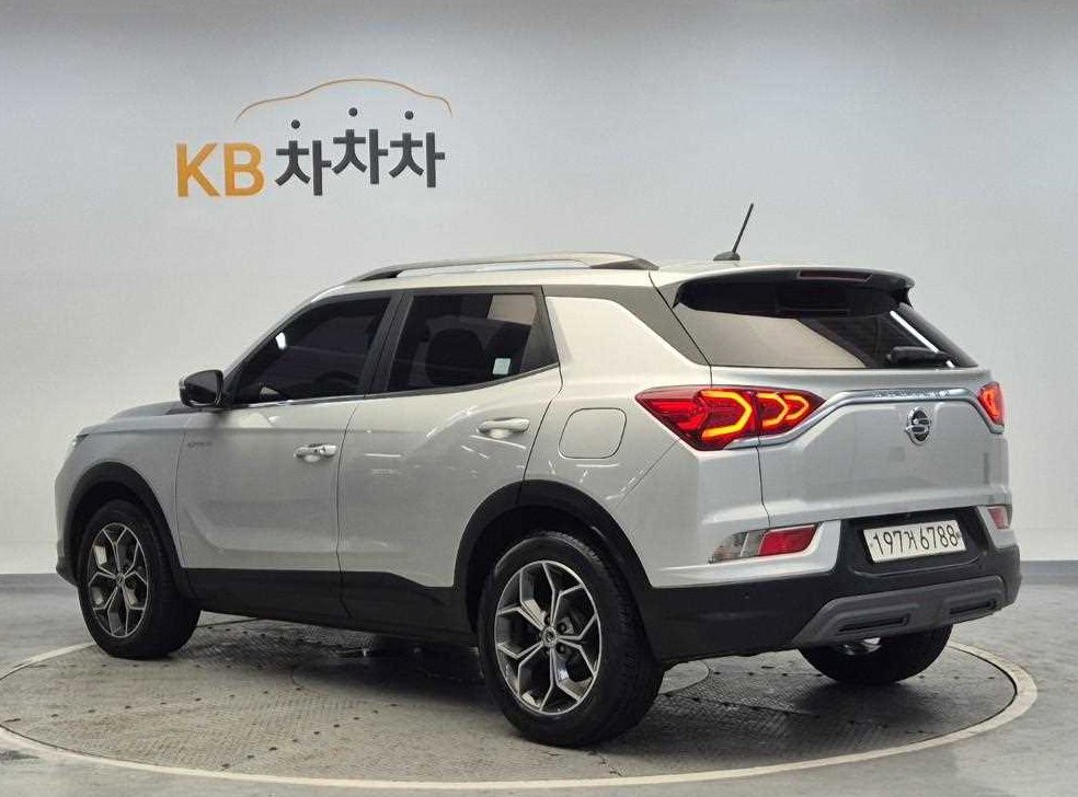 KG모빌리티(쌍용)  코란도 4WD 가솔린 1.5 C5 플러스 사진 2